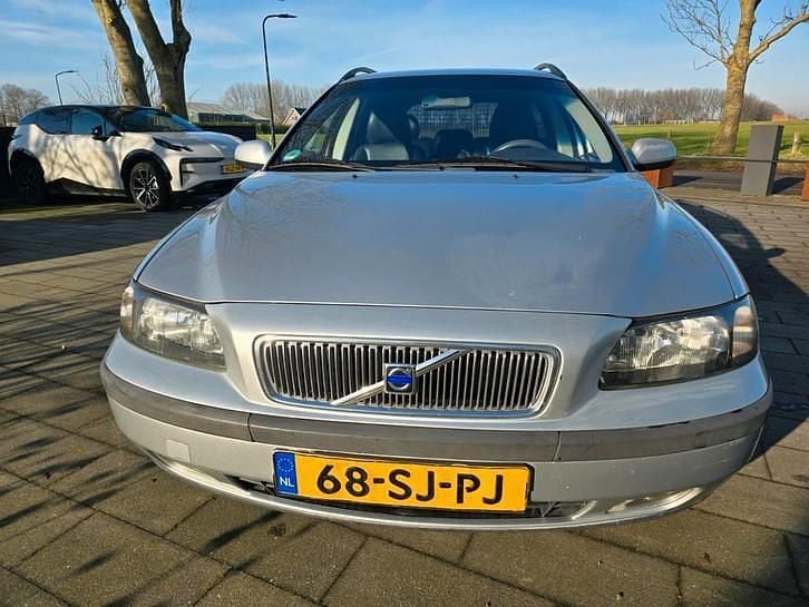 Occasion 2001 Volvo V70 Stationwagen | € 1.750 (Eerlijke prijs) - Afbeelding 1/4