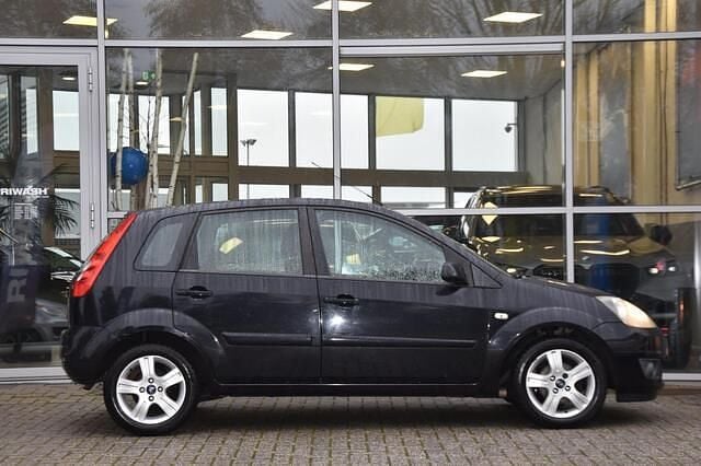 Occasion Ford Fiesta Futura 80 PK (58 kW) 2008 Zwart (metallic) Hatchback