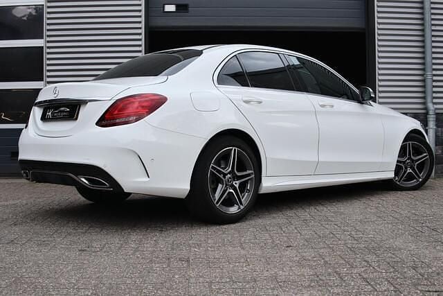 Wit Gebruikt 2019 Mercedes C220 AMG Sedan | € 25.495 (Eerlijke prijs) - Afbeelding 1/4