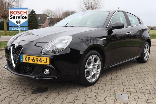 Zwart Gebruikt 2016 Alfa Romeo Giulietta Super Hatchback | € 13.200 (Iets duurder) - Afbeelding 1/4