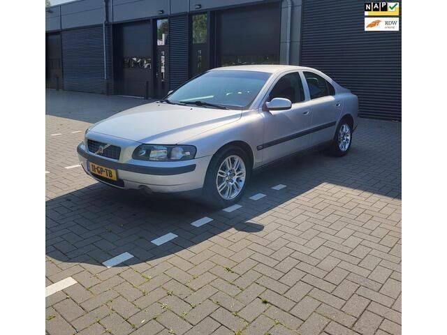 Grijs Gebruikt 2001 Volvo S60 Sedan | € 2.895 (Duur) - Afbeelding 1/4