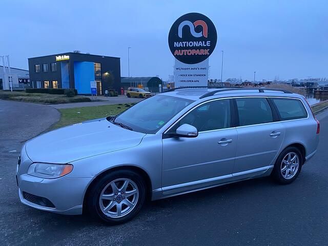 Grijs Occasion 2010 Volvo V70 Momentum Stationwagen | € 1.995 (Super prijs) - Afbeelding 1/4