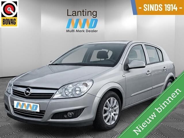 Grijs Occasion 2008 Opel Astra Cosmo Hatchback | € 1.250 - Afbeelding 1/4