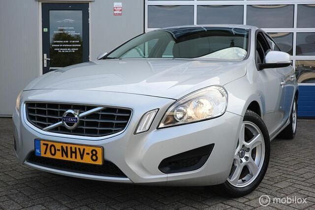 Grijs Gebruikt 2010 Volvo S60 Sedan | € 5.900 (Duur) - Afbeelding 1/4