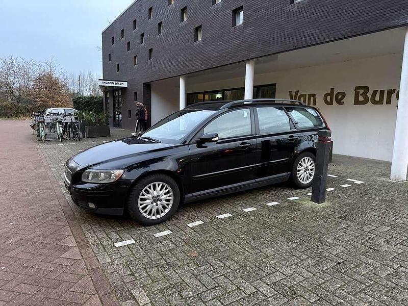 Zwart Gebruikt 2004 Volvo V50 Stationwagen | € 3.000 (Goede deal) - Afbeelding 1/4
