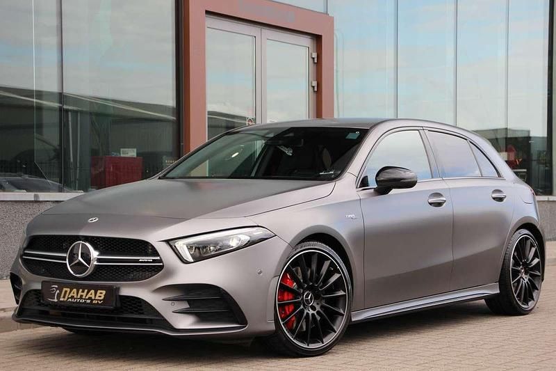 Grijs Gebruikt 2021 Mercedes A35 AMG Premium Plus Hatchback | € 46.900 (Eerlijke prijs) - Afbeelding 1/4