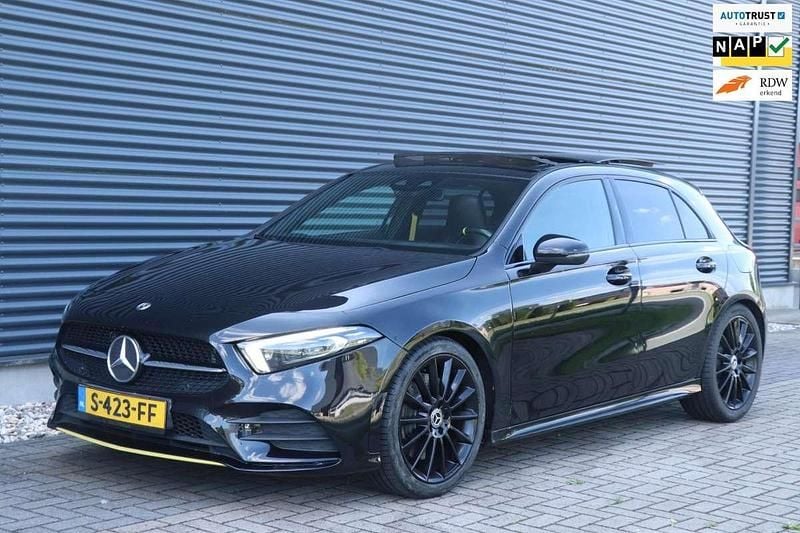 Zwart Gebruikt 2018 Mercedes A250 Premium Plus Hatchback | € 23.950 (Eerlijke prijs) - Afbeelding 1/4