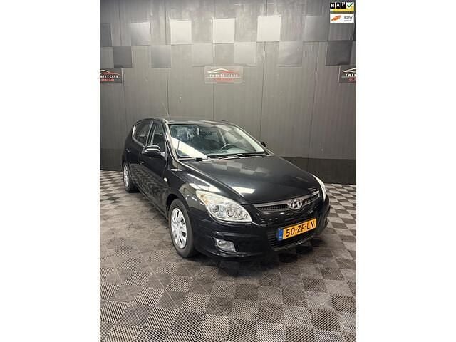 Occasion Hyundai i30 Dynamiq 109 PK (80 kW) 2008 Zwart Hatchback