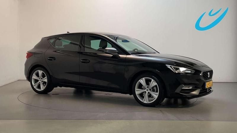 Zwart Gebruikt 2021 Seat Leon Business Hatchback | € 16.950 (Eerlijke prijs) - Afbeelding 1/3