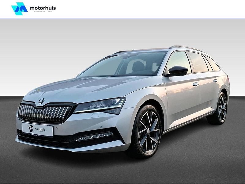 Grijs Occasion 2024 Skoda Superb Style Stationwagen | € 33.945 - Afbeelding 1/4