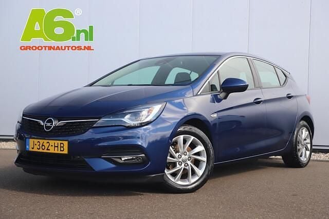 G4b :nautic blue m2 Gebruikt 2020 Opel Astra Elegance Hatchback | € 12.900 (Goede deal) - Afbeelding 1/4