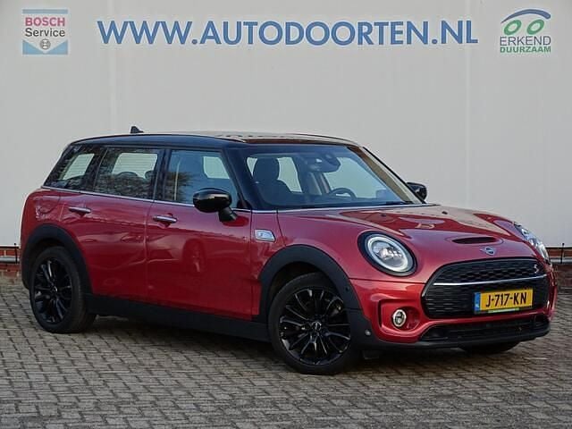 Rood (metallic) Occasion 2020 Mini Cooper Clubman Stationwagen | € 23.950 (Eerlijke prijs) - Afbeelding 1/4
