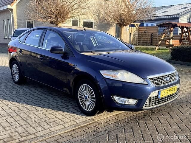Blauw Occasion 2008 Ford Mondeo Titanium Hatchback | € 1.150 (Goede deal) - Afbeelding 1/4