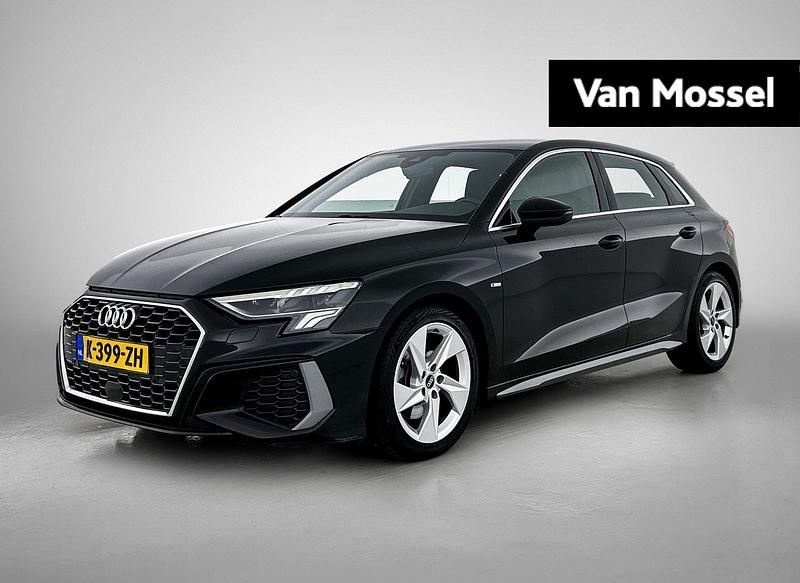 Zwart Occasion 2021 Audi A3 Sportback S-Line Hatchback | € 25.900 (Eerlijke prijs) - Afbeelding 1/4