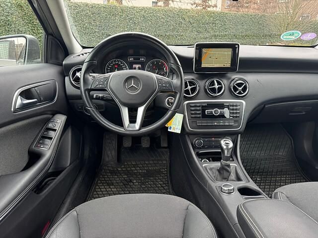Occasion Mercedes A180 122 PK (89 kW) 2014 Grijs (metallic) Hatchback