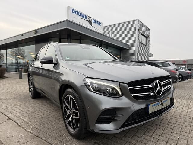 Grijs (metallic) Occasion 2018 Mercedes GLC250 AMG SUV | € 28.950 (Goede deal) - Afbeelding 1/4