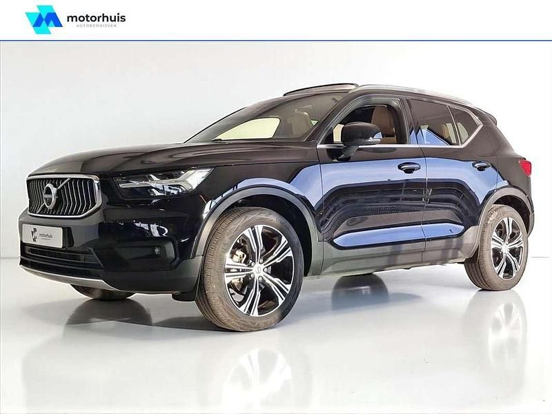 Zwart Occasion 2021 Volvo XC40 Inscription SUV | € 32.995 (Eerlijke prijs) - Afbeelding 1/4