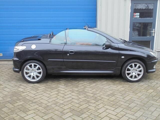 Occasion Peugeot 206 CC 136 PK (100 kW) 2003 Zwart (metallic) Cabriolet