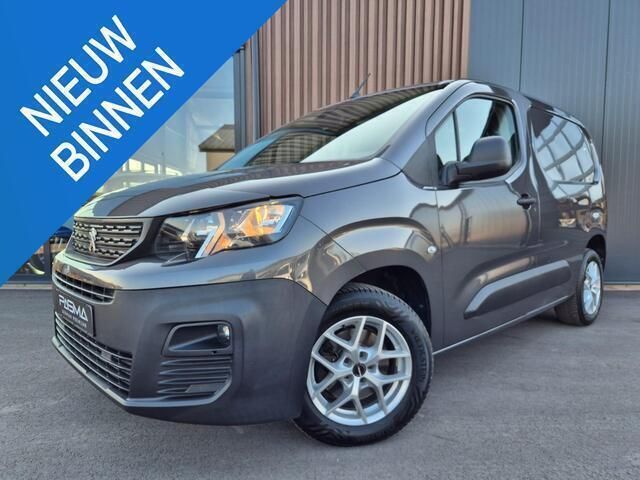 Grijs Gebruikt 2020 Peugeot Partner Premium MPV | € 16.999 (Duur) - Afbeelding 1/4