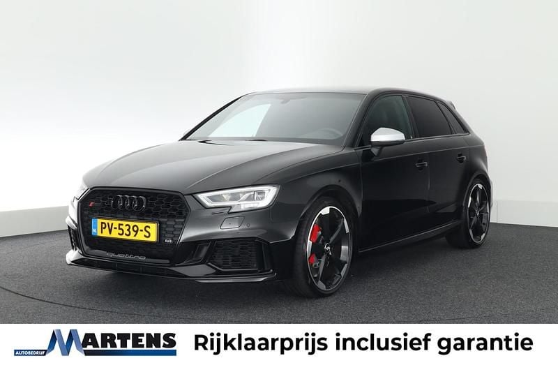 Zwart Gebruikt 2017 Audi RS3 Sedan | € 42.949 (Eerlijke prijs) - Afbeelding 1/4