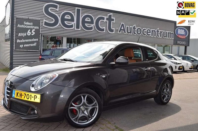 Grijs Gebruikt 2016 Alfa Romeo MiTo Business Hatchback | € 8.740 (Eerlijke prijs) - Afbeelding 1/4