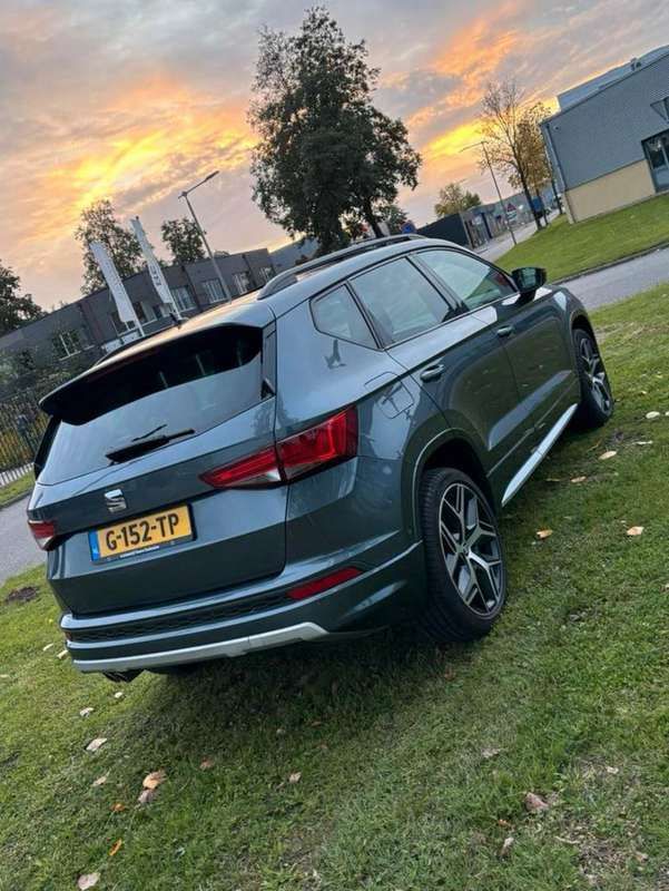 Grijs Gebruikt 2019 Seat Ateca FR SUV | € 17.500 (Iets duurder) - Afbeelding 1/4