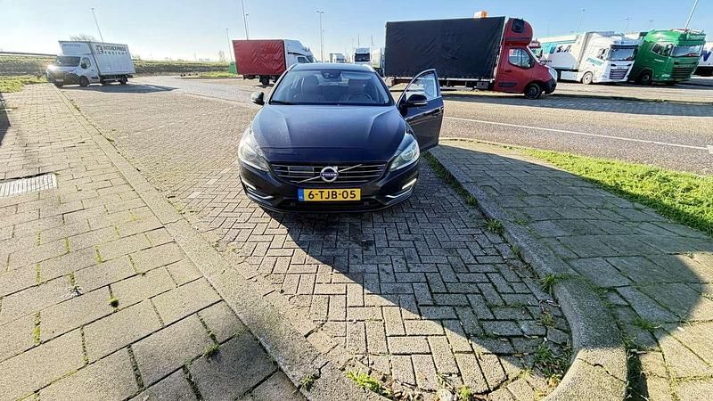 Zwart Gebruikt 2014 Volvo V60 Stationwagen | € 5.999 (Super prijs) - Afbeelding 1/4