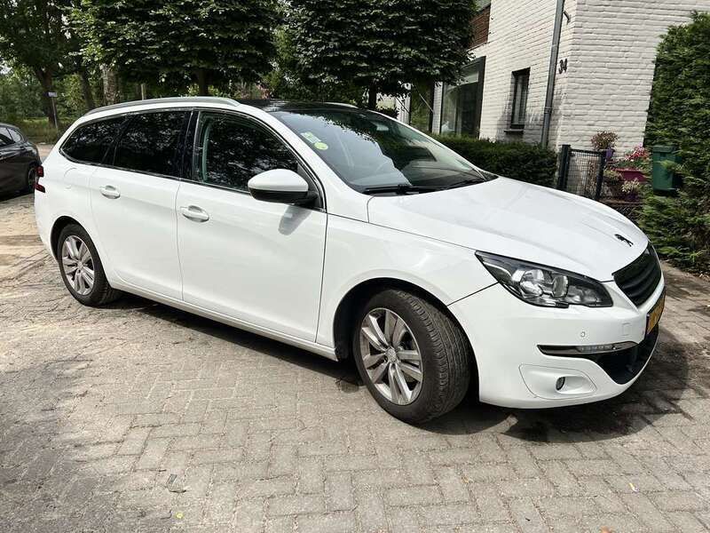 Wit Gebruikt 2014 Peugeot 308 MPV | € 4.500 (Eerlijke prijs) - Afbeelding 1/4