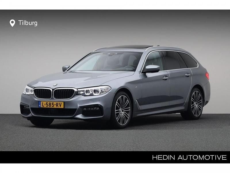 Bluestone metallic (grijs metallic) Gebruikt 2017 BMW 530 Comfort Edition Stationwagen | € 31.880 (Iets duurder) - Afbeelding 1/4