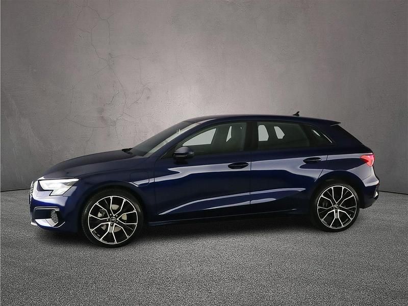 Occasion Audi A3 Sportback e-tron Business 204 PK (150 kW) 2021 Blauw Hatchback