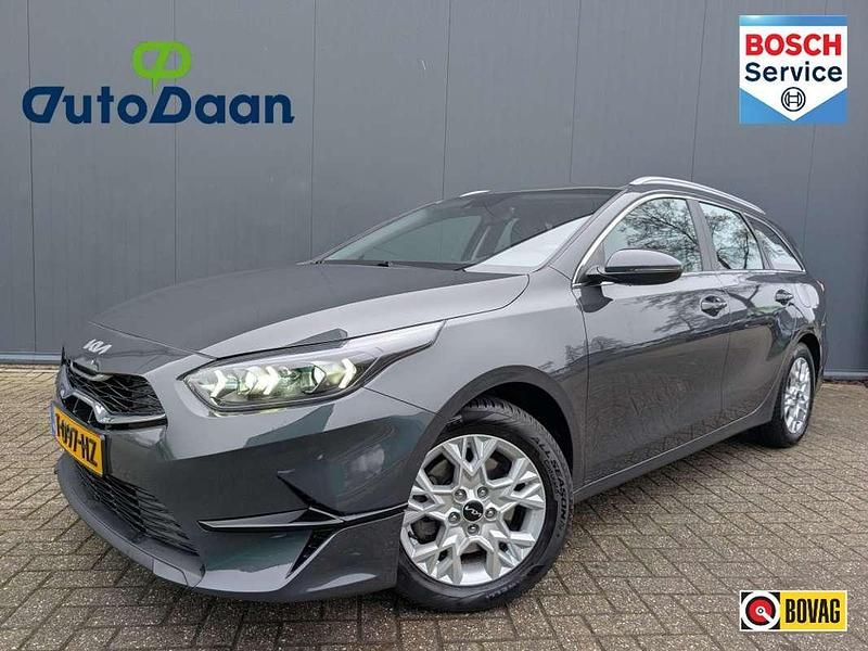 Grijs Occasion 2023 Kia Ceed Sportswagon Stationwagen | € 20.950 (Super prijs) - Afbeelding 1/3