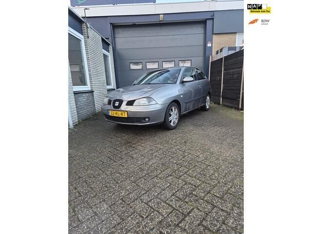 Grijs Occasion 2005 Seat Ibiza Sport Hatchback | € 650 (Goede deal) - Afbeelding 1/4