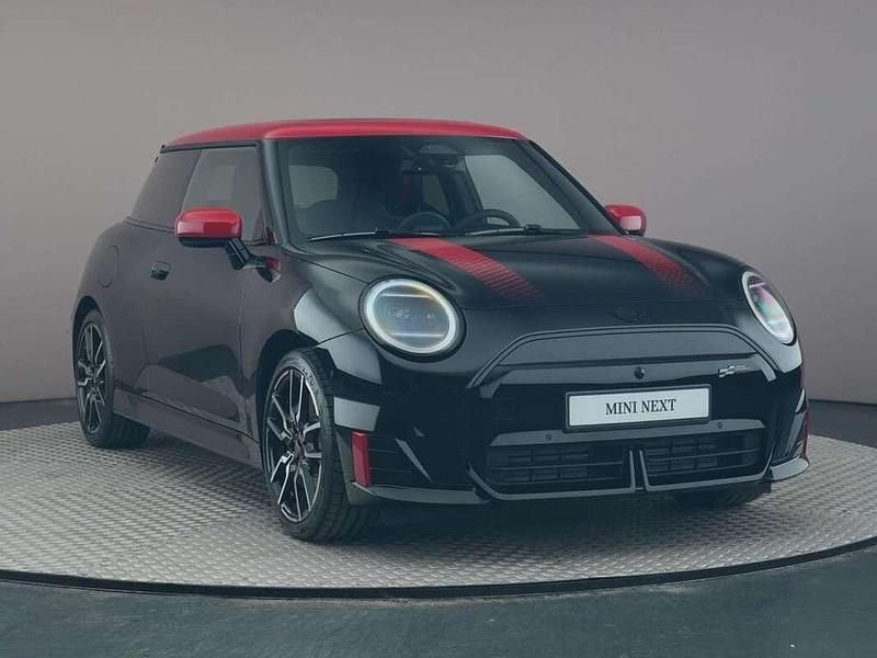 Nieuw Mini Cooper 189 kW (258 PK) 2025 Zwart Hatchback