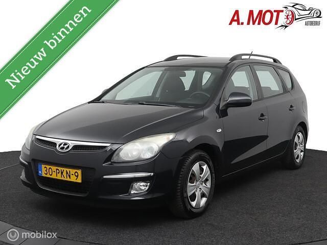 Zwart Occasion 2011 Hyundai i30 Stationwagen | € 2.950 (Eerlijke prijs) - Afbeelding 1/4