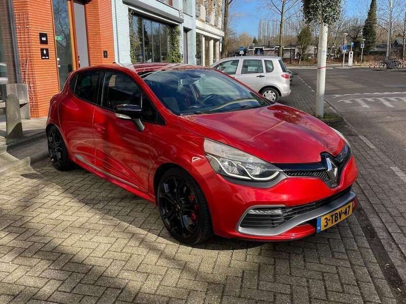 Rood Gebruikt 2014 Renault Clio R.S. R.S. Hatchback | € 13.995 (Iets duurder) - Afbeelding 1/4