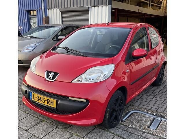Rood Gebruikt 2008 Peugeot 107 Hatchback | € 1.800 (Goede deal) - Afbeelding 1/4