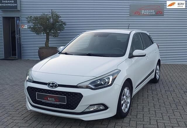 Wit Gebruikt 2016 Hyundai i20 Passion Hatchback | € 9.950 (Iets duurder) - Afbeelding 1/4