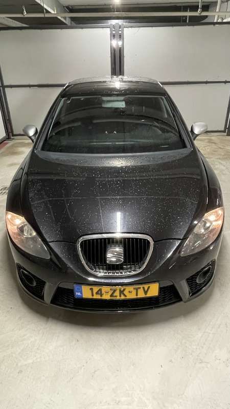 Zwart Gebruikt 2008 Seat Leon MPV | € 3.000 (Eerlijke prijs) - Afbeelding 1/4
