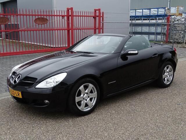 Zwart Gebruikt 2005 Mercedes SLK200 Cabriolet | € 7.950 (Eerlijke prijs) - Afbeelding 1/4