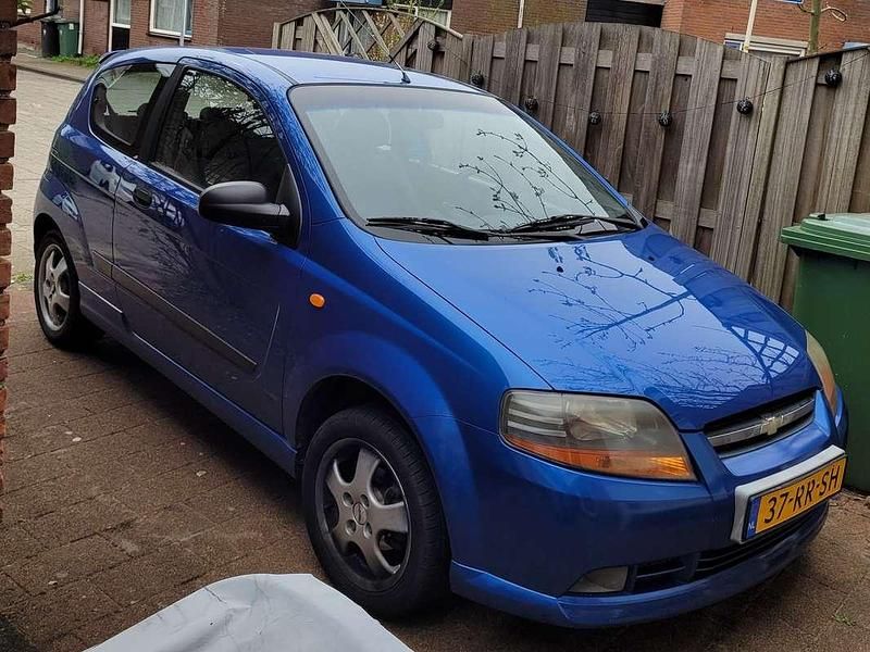 Blauw Gebruikt 2005 Chevrolet Kalos Hatchback | € 1.250 (Eerlijke prijs) - Afbeelding 1/4