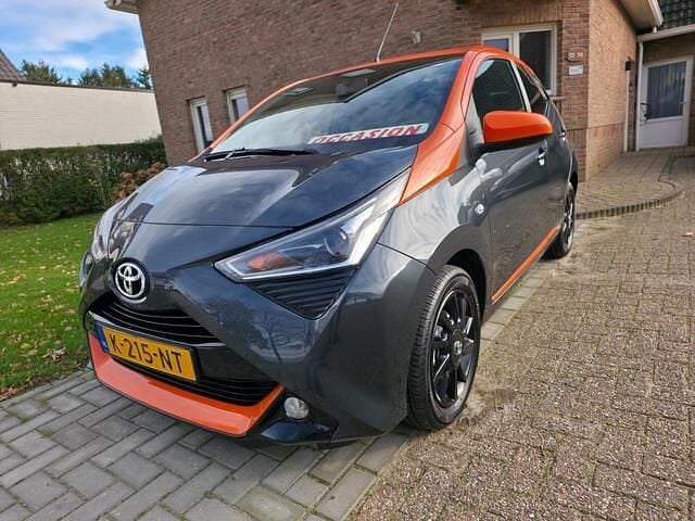 Occasion Toyota Aygo 72 PK (52 kW) 2021 Grijs (metallic) Hatchback