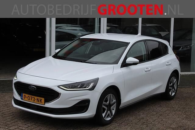 Wit Occasion 2022 Ford Focus Hatchback | € 11.988 (Goede deal) - Afbeelding 1/4