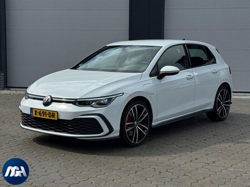 Wit Gebruikt 2021 VW Golf VIII GTE Hatchback | € 25.900 (Goede deal) - Afbeelding 1/3