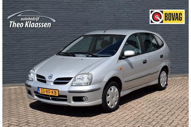 Grijs, metallic lak Gebruikt 2005 Nissan Almera Tino Acenta MPV | € 2.950 (Eerlijke prijs) - Afbeelding 1/4
