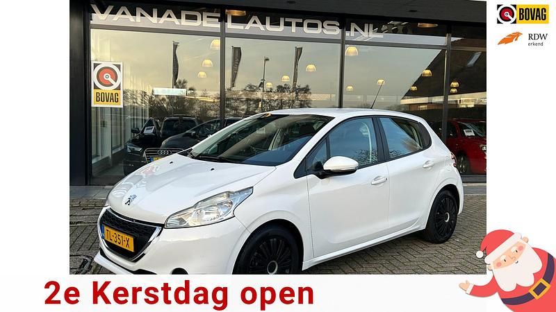 Wit Gebruikt 2014 Peugeot 208 Active Hatchback | € 4.949 (Eerlijke prijs) - Afbeelding 1/4
