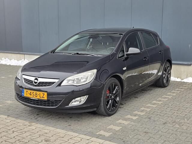 Zwart Occasion 2014 Opel Astra Sport Hatchback | € 5.950 (Goede deal) - Afbeelding 1/3