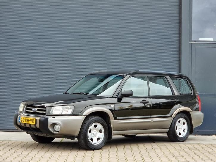 Zwart Occasion 2003 Subaru Forester SUV | € 3.998 (Eerlijke prijs) - Afbeelding 1/4
