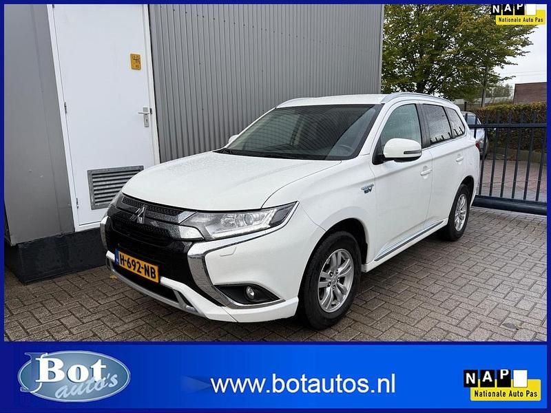 Wit Gebruikt 2020 Mitsubishi Outlander P-HEV SUV | € 19.900 (Super prijs) - Afbeelding 1/4