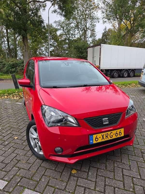 Rood Gebruikt 2014 Seat Mii Ecomotive Hatchback | € 6.199 (Goede deal) - Afbeelding 1/4