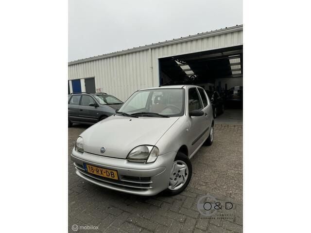 Occasion Fiat Seicento Young 54 PK (39 kW) 2005 Grijs Hatchback